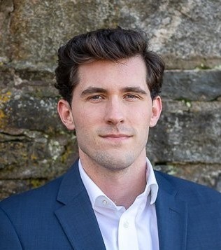 Headshot of Ian Thompson