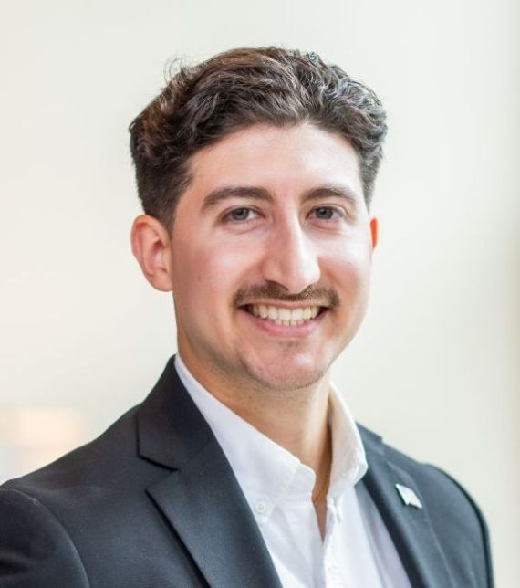 Headshot of Luis Contreras