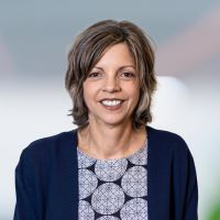 Karen Clark headshot