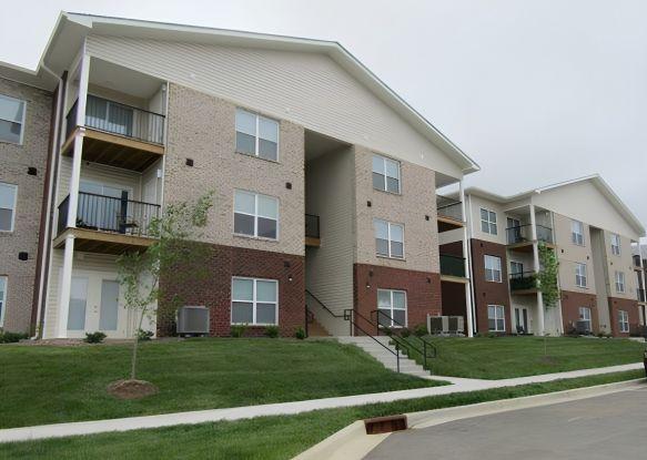 Oakdale Apartments exterior photo of building